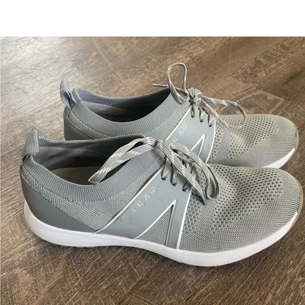Traq by Alegria women’s athletic shoes 37 (6.5) Retails for $125.‎ SALE: